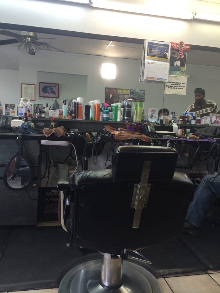 Family & Friends Unisex Barber Shop Barbers 4143 Patterson Ave