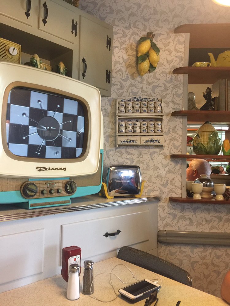 decor next to our table tv ran about 3 minutes of famous 50s tv
