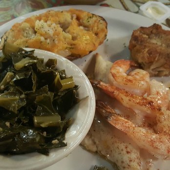 Lobscouser Seafood Restaurant 60 Photos 55 Reviews Photo Of Lobscouser Seafood Restaurant Portsmouth Va United States Awful Broiled