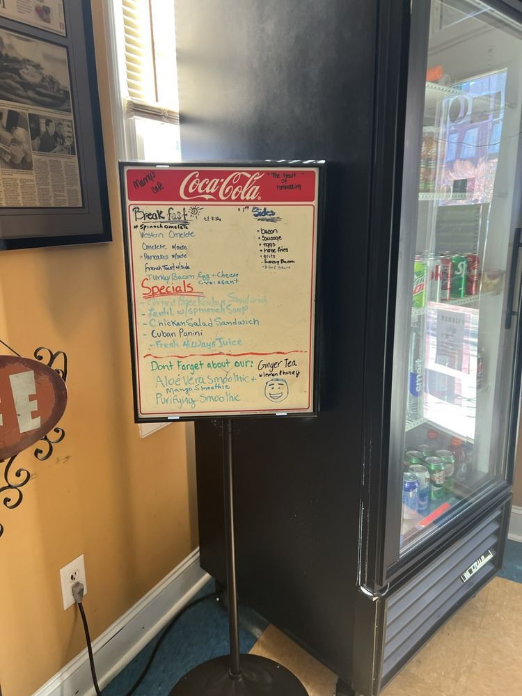 Manny's Universal Cafe