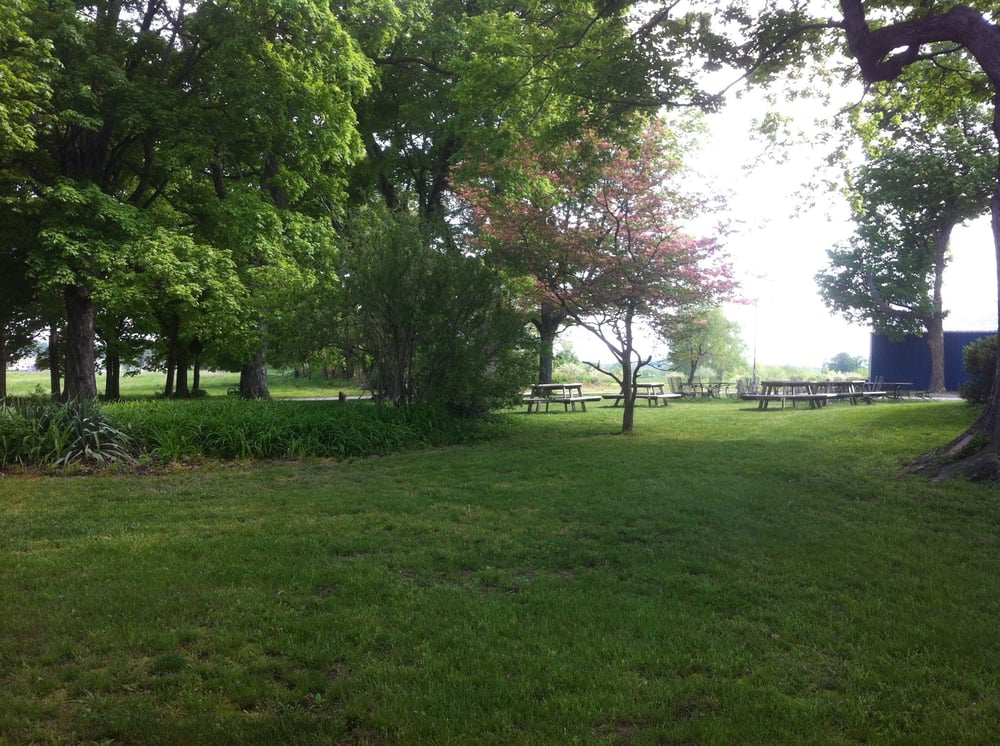 Hopewell Winery American (New) 19048 US Hwy 54, Rockport, IL