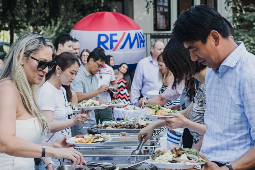 Allison Cimoszko - RE/MAX Select Properties