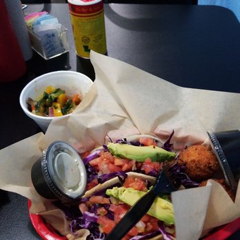 The Catch 69 Photos 93 Reviews Seafood 3312 N Fourth St Photo Of The Catch Longview Tx United States Fish Tacos