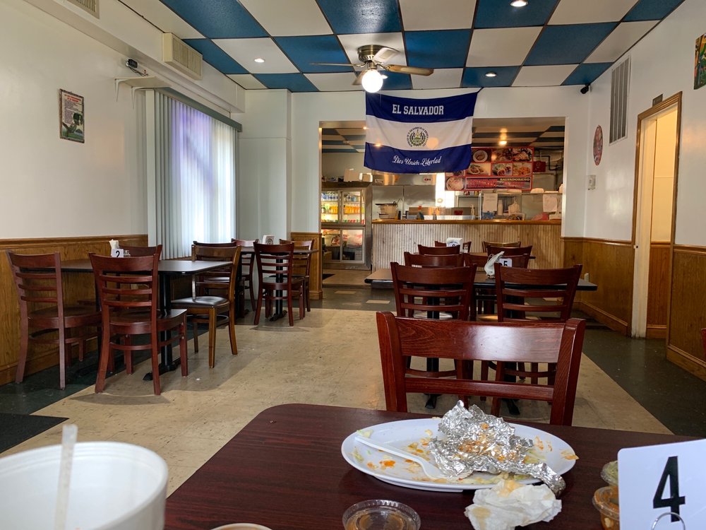 El Roble Restaurant Salvadoreño
