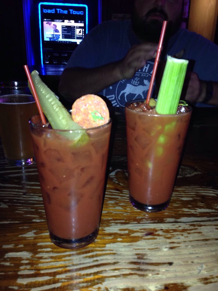 The Cellar 18 Reviews Dive Bars 101 W Monroe St, Carbondale, IL