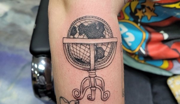 Jesse's Tattoo Shop  4