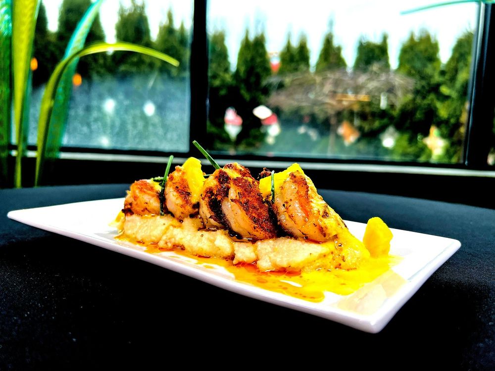 The River Water Bar & Grille