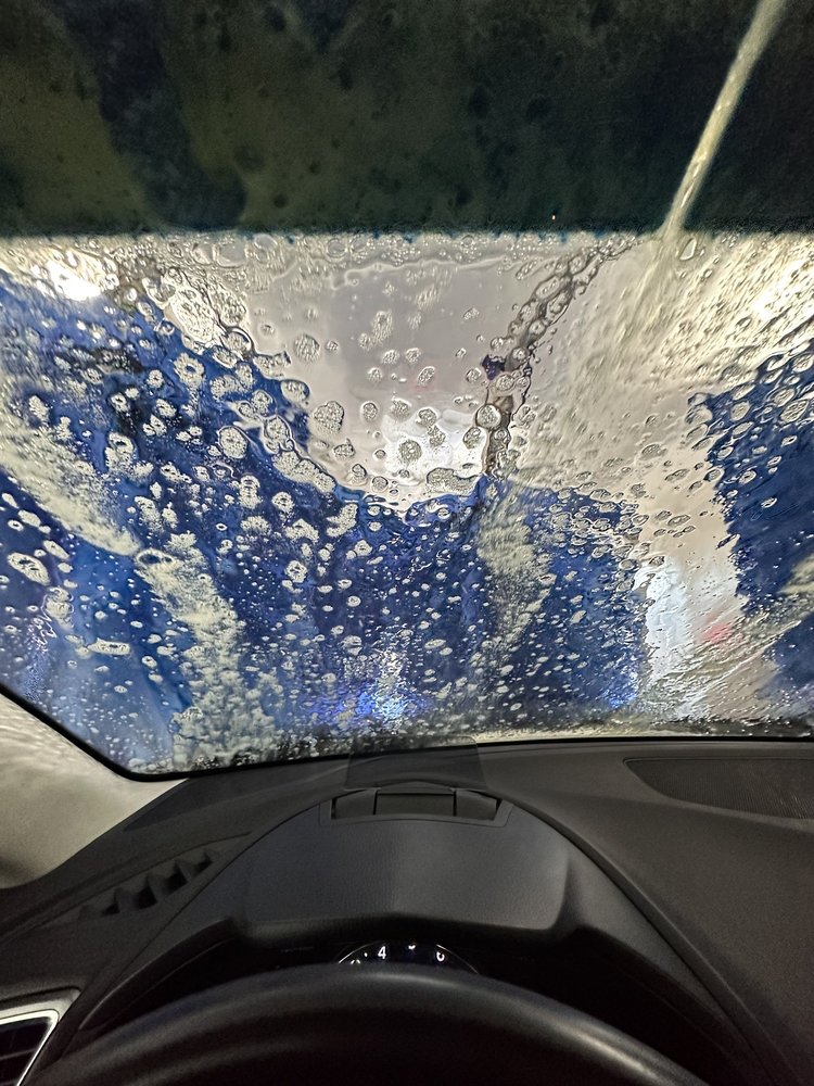 Ducky's Car Wash