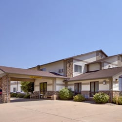 Super 8 By Wyndham Waverly Hotels 301 13th Ave Ia Photo Of Super 8 By Wyndham Waverly Ia United States