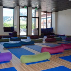 yoga loft 16 photos 35 reviews yoga 633 s broadway st