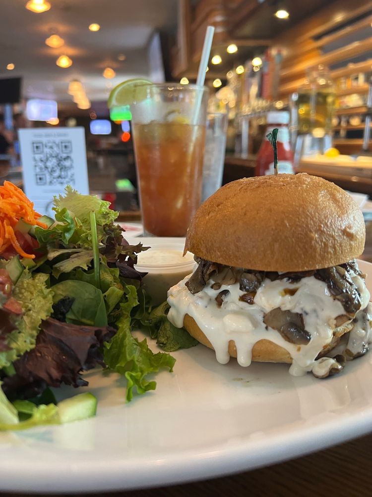 Federal Bar & Grill