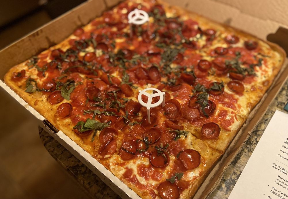Mama Russo's Pizzeria