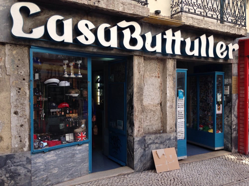 Casa Buttuller Lojas de Troféus R Barros Queiróz, 37, Rossio, Lisboa, Portugal Número de Armario Keter De Plástico Con Cerradura ~ Casa Buttuller Lojas de Troféus R Barros Queiróz, 37, Rossio, Lisboa, Portugal Número de