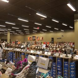 Shoe Department Locations Shoes Collections Dsw Designer Shoe Warehouse 36 Photos S 1250 Scenic