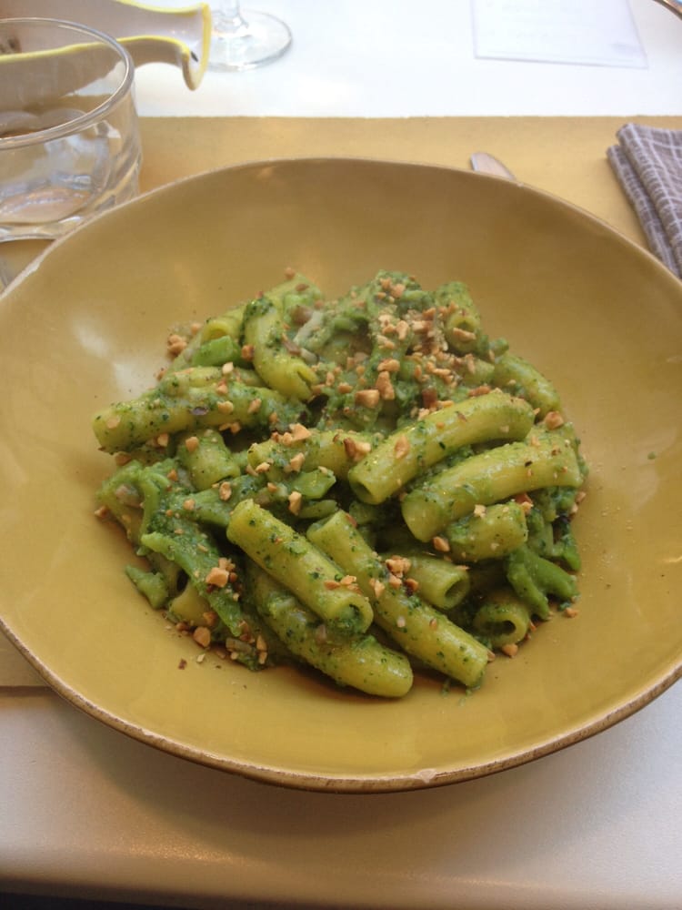 Pasta, broccoli, pancetta, granella di nocciola - Yelp Pasta, broccoli, pancetta, granella di nocciola - Yelp