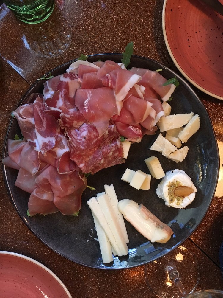 B Style Bellagio Wine Bars Salita Plinio 10, Bellagio, Como, Italy