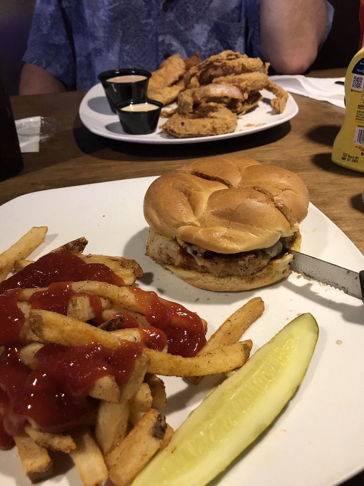 Locos Grill & Pub