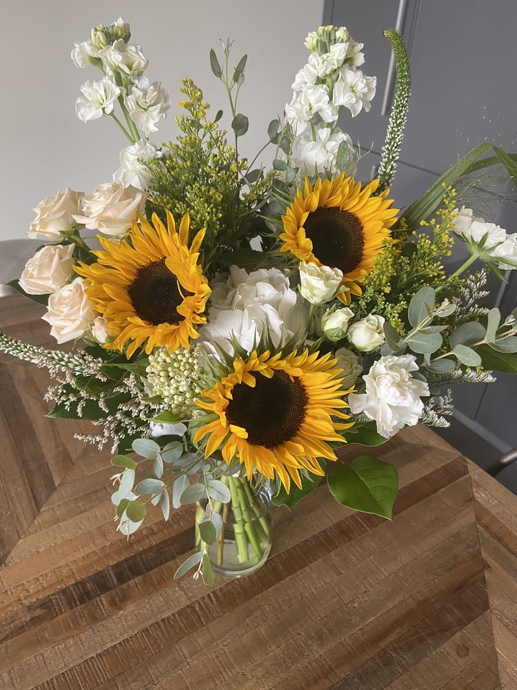 D & D Flowers