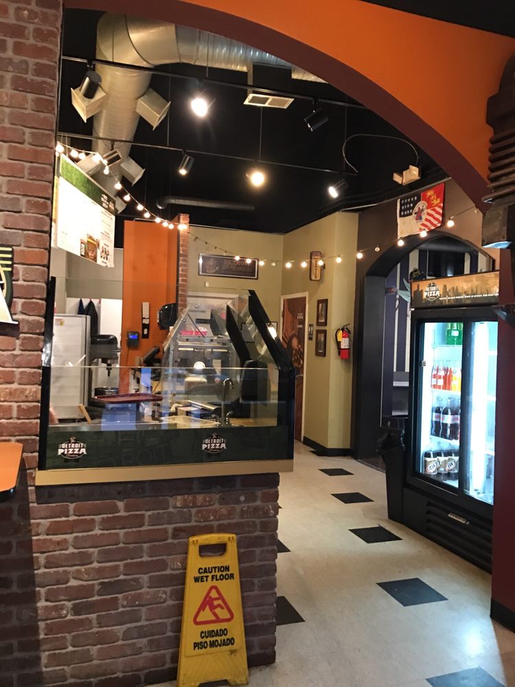Detroit Pizza Company 12 Photos & 32 Reviews Pizza 15 E Kirby St