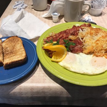 Jimmy S Cafe On Jefferson 155 Photos 185 Reviews Breakfast Photo Of Jimmy S Cafe On Jefferson Albuquerque Nm United States Two Eggs