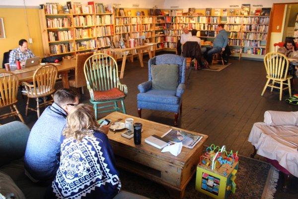 Dudley S Bookshop Cafe 27 Photos 63 Reviews Bookstores