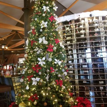 Bayside Restaurant 790 Photos 574 Reviews American New 900 Photo Of Bayside Restaurant Newport Beach Ca United States Festive Decor