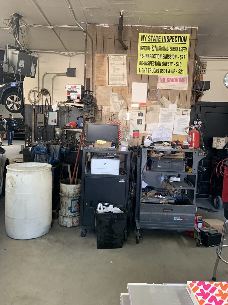 Lloyds Auto Repair