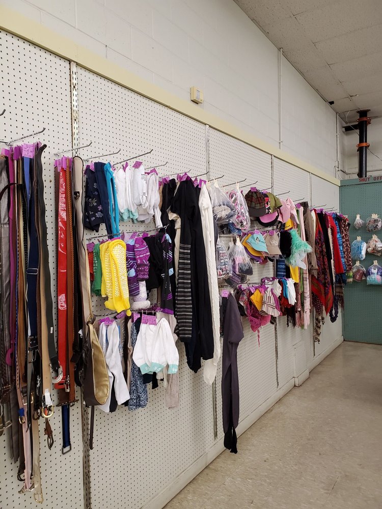 MAJ-R Thrift & Discount Stores