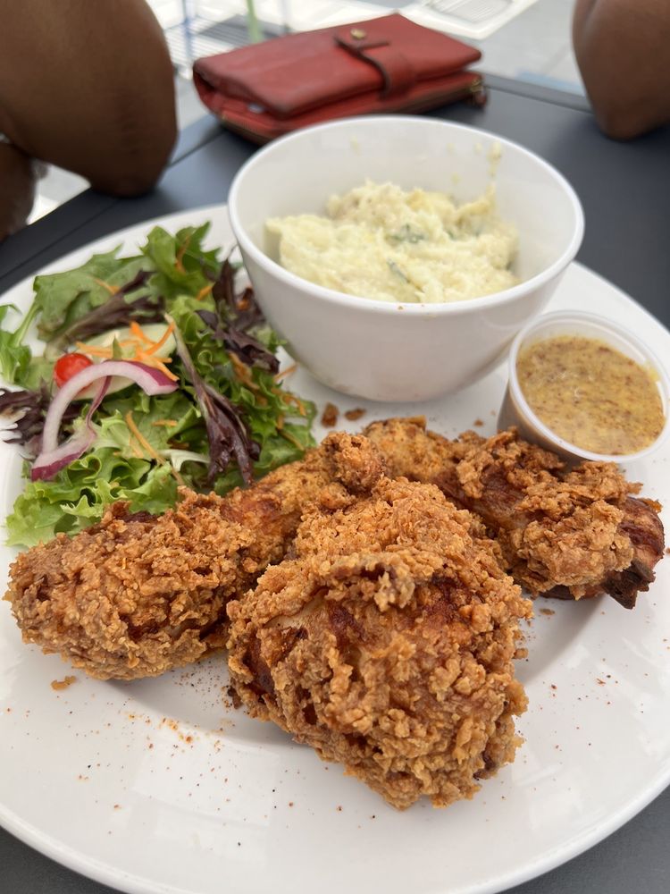GG's Cafe