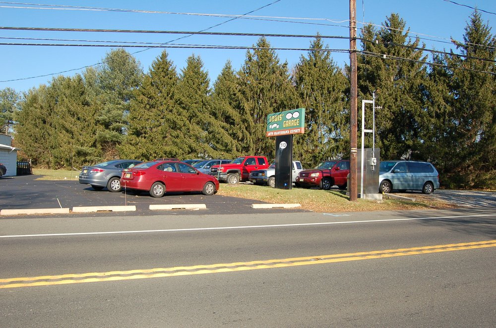 Louis' Garage
