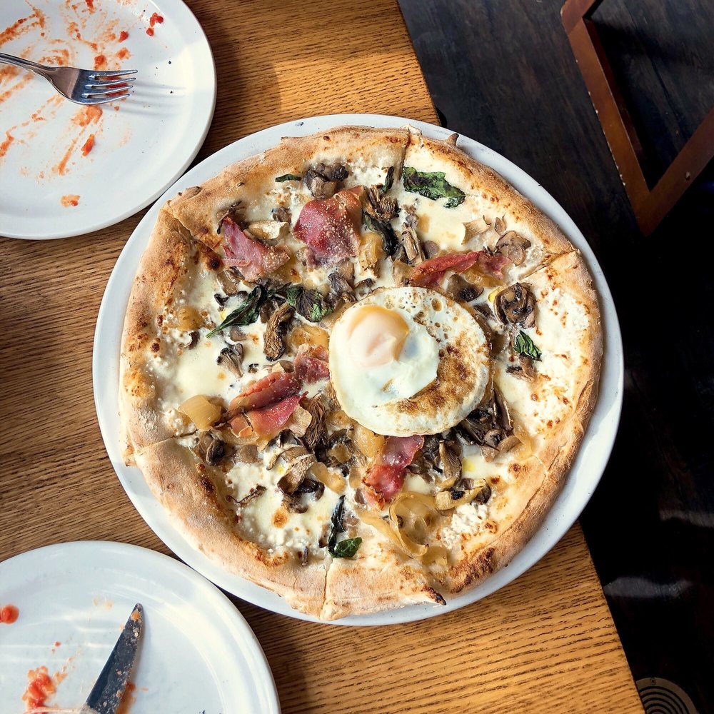 Famoso Neapolitan Pizzeria