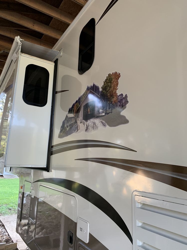 The Hand Car Wash & Auto Detailing