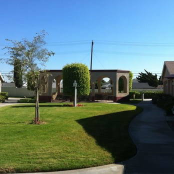 photo of valley view gardens garden grove ca united states back courtyard - Garden Grove Nursing Home photo of valley view gardens garden grove ca united states back courtyard - Garden Grove Nursing Home