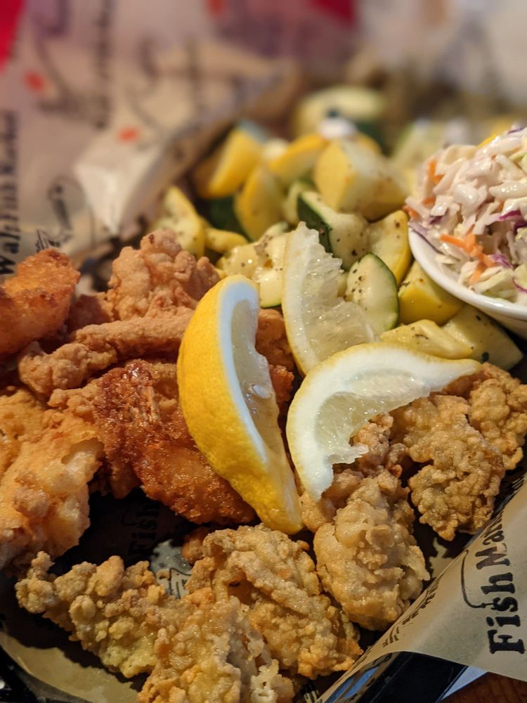 Walt's Fish Market & Restaurant South