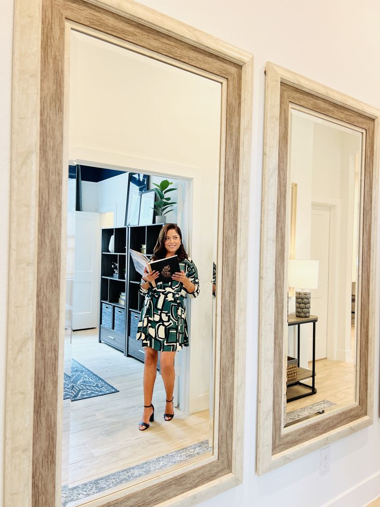 Maria Gamez - Aea Realty