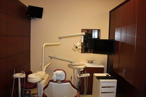 image of business Roc Dental
