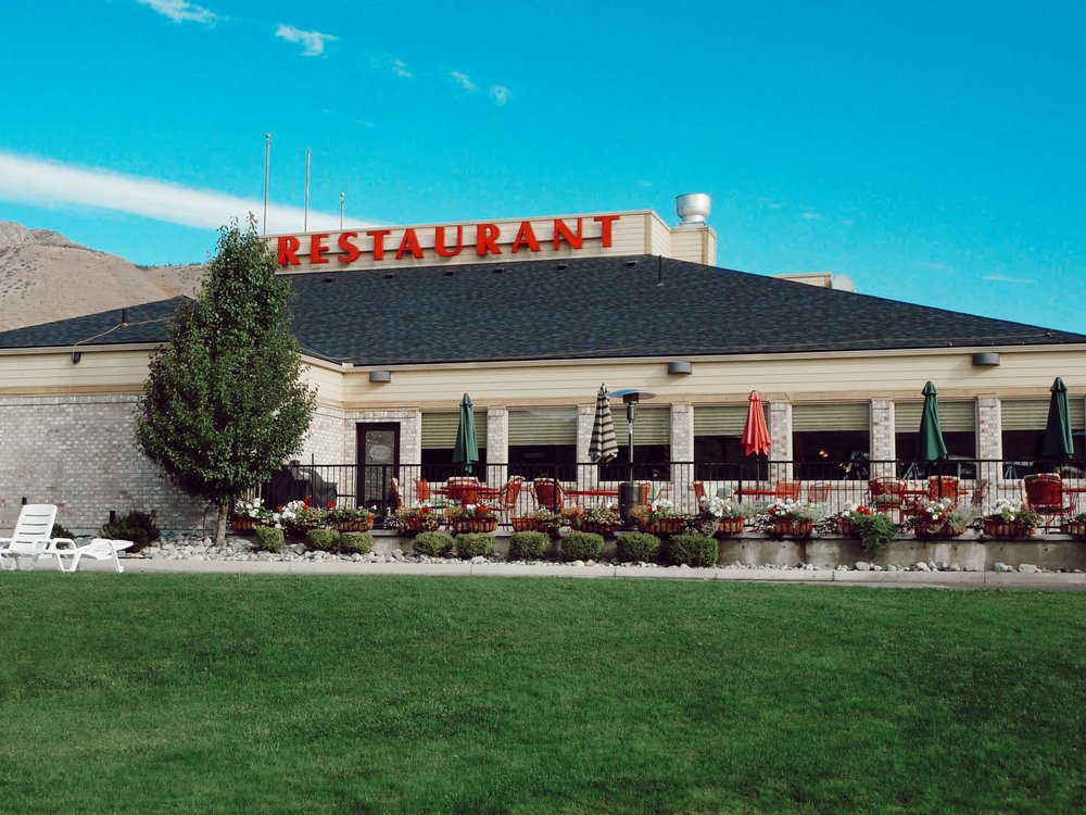 Ed’s Mudville Breakfast Bar & Grill