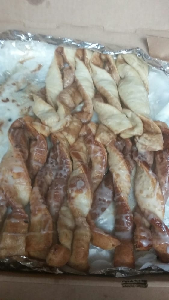 Cinnamon Twists Sugary And Cinnamony Taste Yummy Yelp Photo Of Round Table Hanford Ca United States Cinnamon Twists