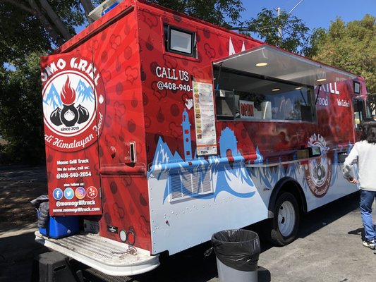 Momo Grill Truck Order Online 125 Photos 157 Reviews