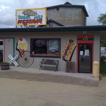 Random Lake Pizzeria 20 Reviews Pizza 435 2nd St Photo Of Random Lake Pizzeria Wi United States