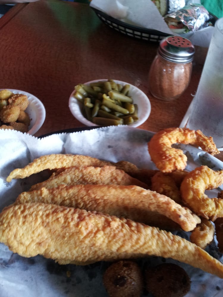 Sam’s Southern Eatery CLOSED Southern 811 S Caraway Rd, Jonesboro