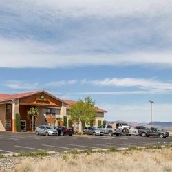 Quality Inn Zion Park Area 23 Photos 18 Reviews Hotels 43 N Photo Of Quality Inn Zion Park Area Hurricane Ut United States