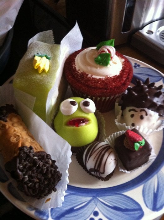 Marzipan cake, Red Velvet cupcake, frog marzipan pastry, porcupine