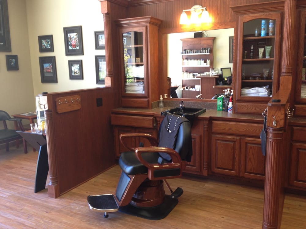 Roosters mens grooming center