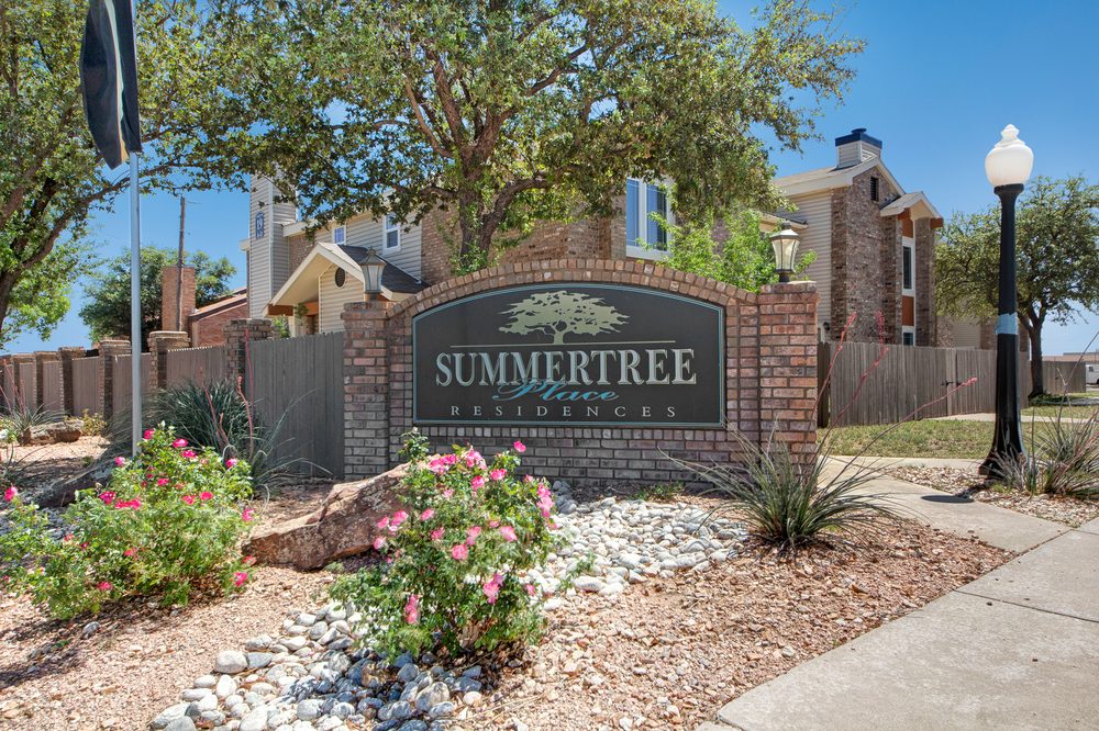 Summertree Place Apartments