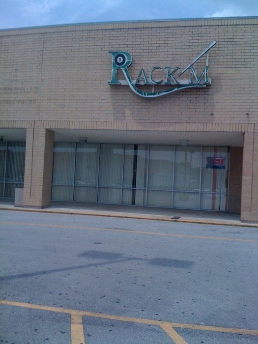 Rack' M Pub & Billiards