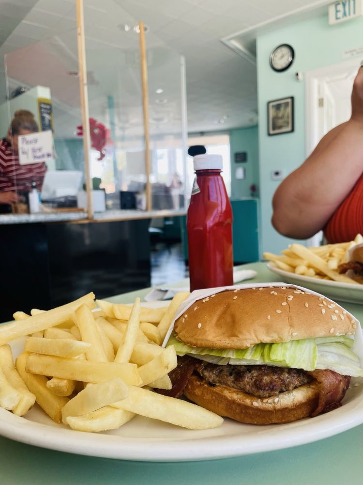 George's 50's Diner
