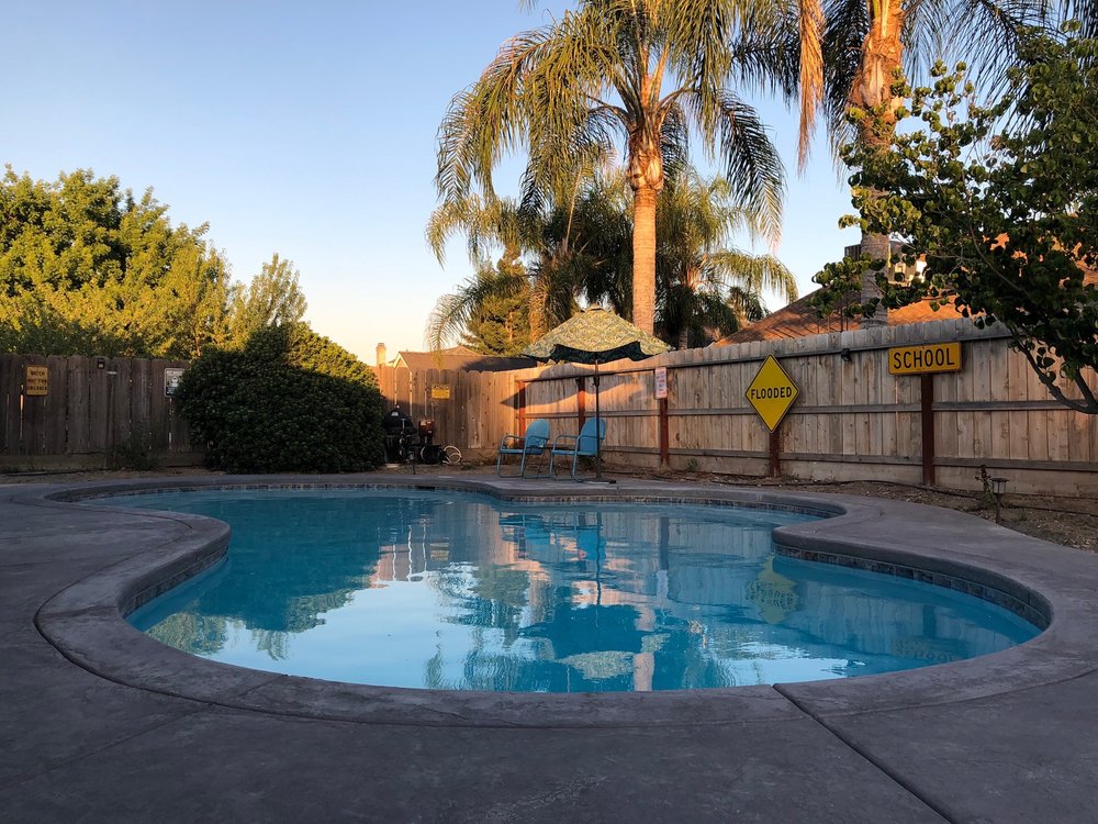 Oasis Pool & Spa