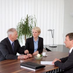 Wiese Bestattungen - Hannover, Niedersachsen, Deutschland. Vom ersten Gespräch bis zur Beisetzung werden Sie durch einen persönlichen Berater betreut.