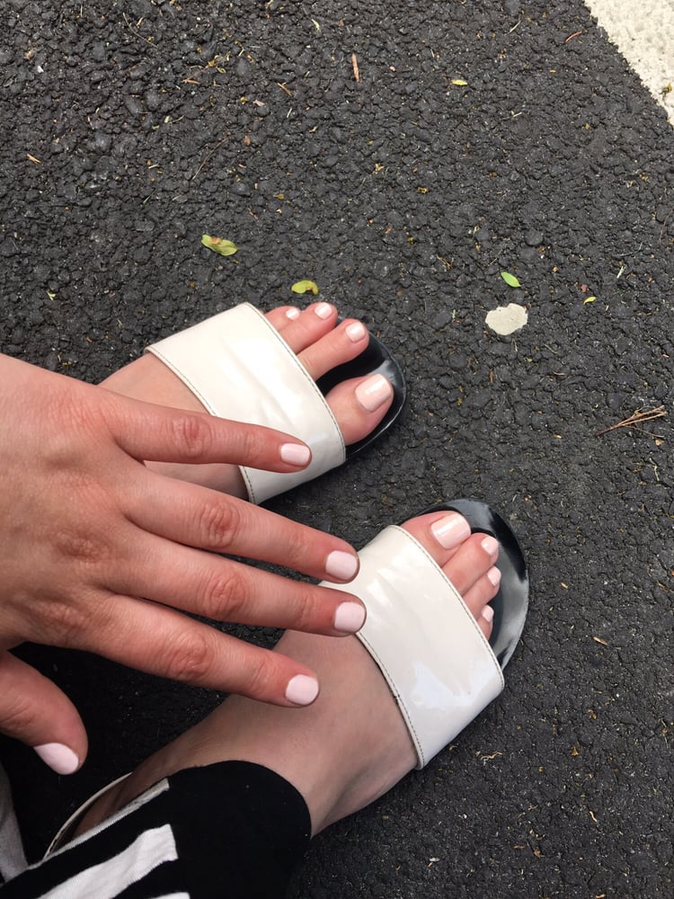 Gel Manicure And Regular Pedicure With Opi On Finger Nails Photo Of Lesse Nail Spa Scarsdale Ny United States Gel Manicure